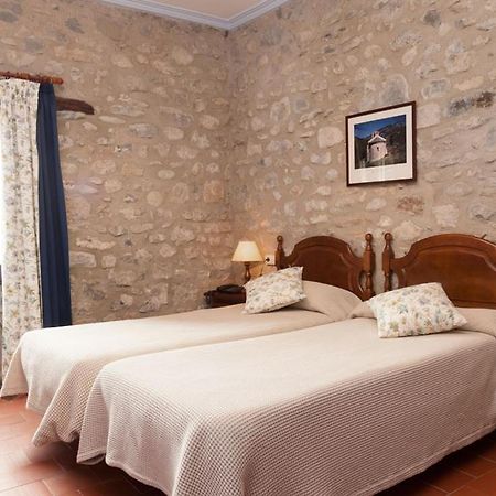 Hostal De La Rovira Oix Dış mekan fotoğraf