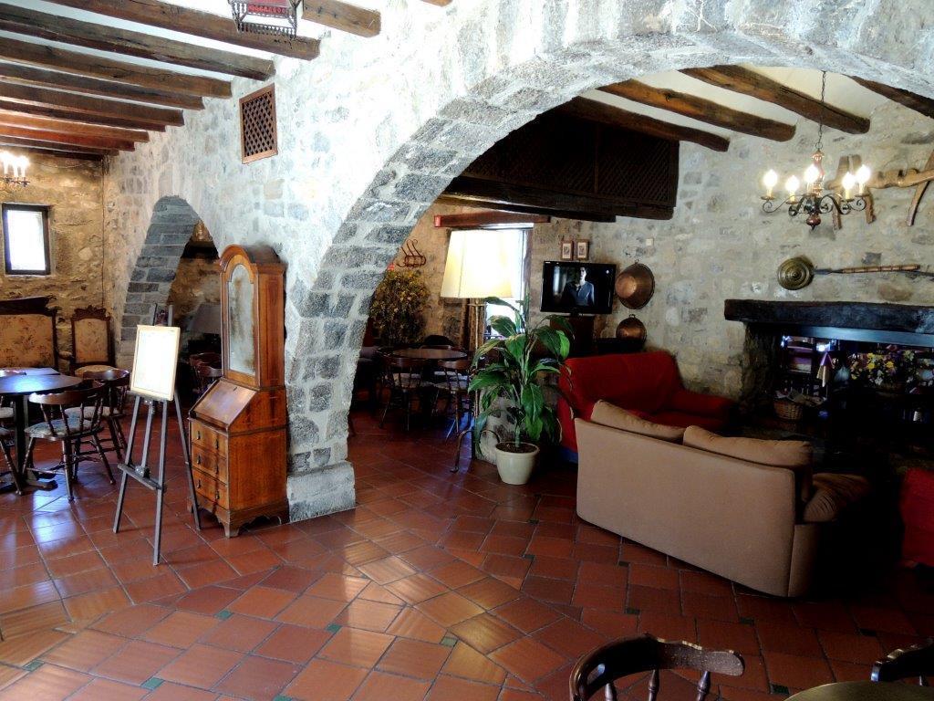 Hostal De La Rovira Oix Dış mekan fotoğraf