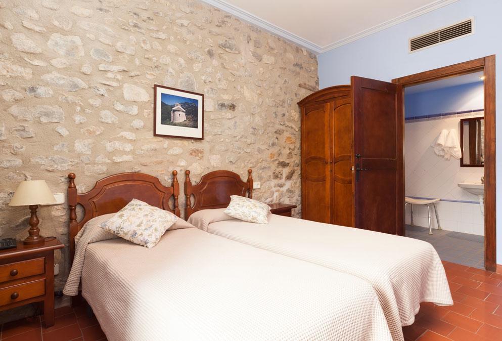 Hostal De La Rovira Oix Dış mekan fotoğraf