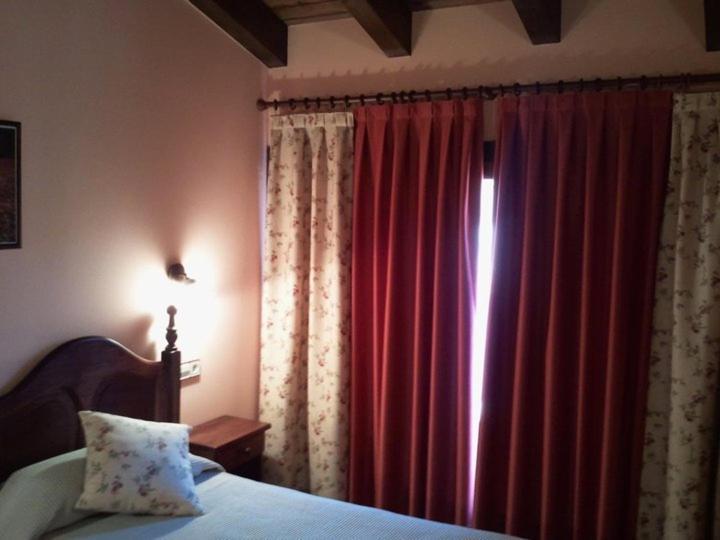 Hostal De La Rovira Oix Oda fotoğraf