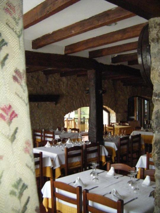 Hostal De La Rovira Oix Dış mekan fotoğraf