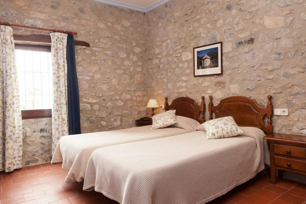 Hostal De La Rovira Oix Dış mekan fotoğraf
